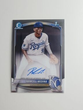 Ramcell Medina ~ 2025 Bowman Chrome ~ 1st Bowman ~ On Card Autograph